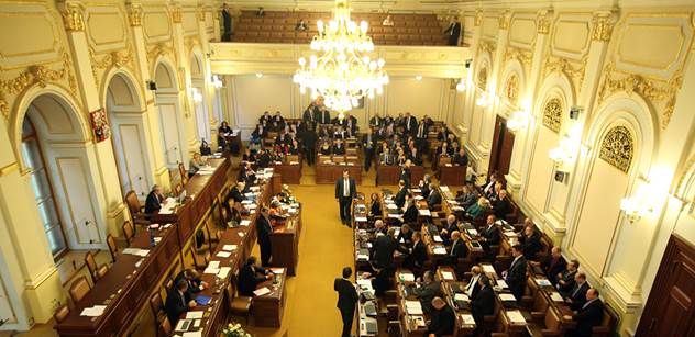 Sněmovna dala zelenou návrhu Úsvitu na omezení lichvy 