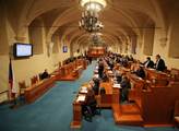 Pražský senátorský „duel“. Hilšer chce vyvracet mýty o bruselském diktátu, Michálek pokračovat v boji s korupcí
