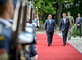 Maďarský premiér Viktor Orbán s českým premiérem A...