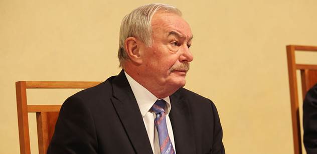 Místopředseda Senátu Sobotka v Lidicích vyzval k neustupování zlu