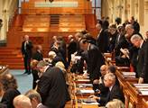 Senátoři projednají petici za odchod prezidenta Zemana 