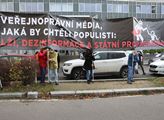 Demonstrace na podporu České televize před její bu...