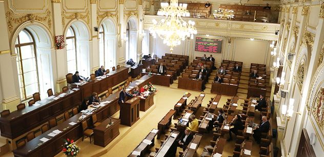 Během příštího týdne začne Poslanecká sněmovna projednávat návrh o příspěvku k valorizaci penze