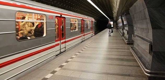 Dopravu v Praze od rána lidem komplikuje uzavírka metra