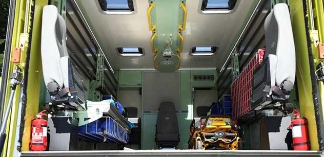 Čtrnáct nových sanitek pro záchrannou službu a modernější vybavení do všech zásahových vozů v Kraji Vysočina