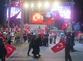 Život v Istanbulu měsíc po nevydařeném puči proti ...