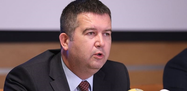 Ministr Hamáček: Podařilo se nám zbavit poštu nespravedlivé zátěže