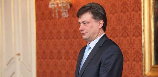 Ministr Blažek zprostil Fialu funkce žalobce