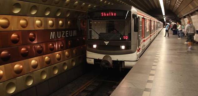 Linka metra A slaví 38 let. DPP k výročí vypraví historickou soupravu