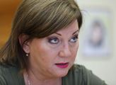Ministryně Schillerová: Peníze obcí a krajů by neměly ležet na účtech