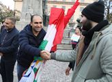 Demonstrace proti turecké agresi vůči Kurdům v Sýr...