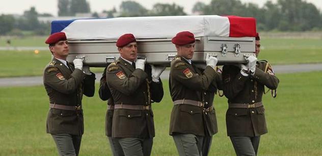 Dva vojáci padlí v Afghánistánu mají pohřeb v Hradci a v Týništi 