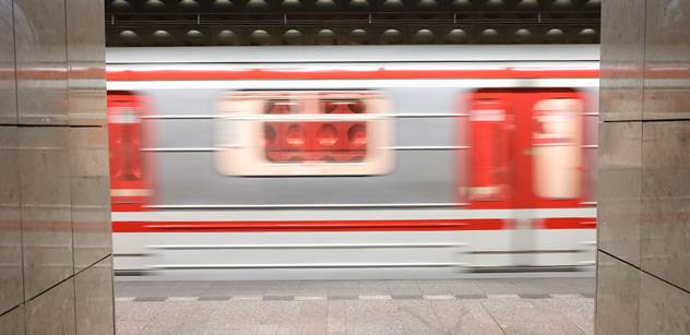 Dolínek vyzval k přijetí novely, která by dovolovala provozovat metro bez řidičů