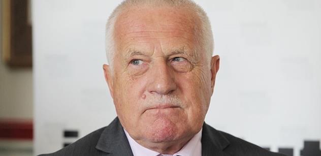 Václav Klaus: Německá kancléřka překračuje hranice nevkusu