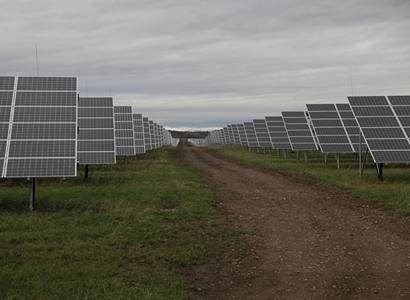 Více solárních panelů, plánuje EU. Tlačí prý na členy, ať se do toho pustí