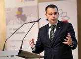 Nad populistickými argumenty prezidenta Zemana zívám, vzkazuje viceguvernér ČNB 