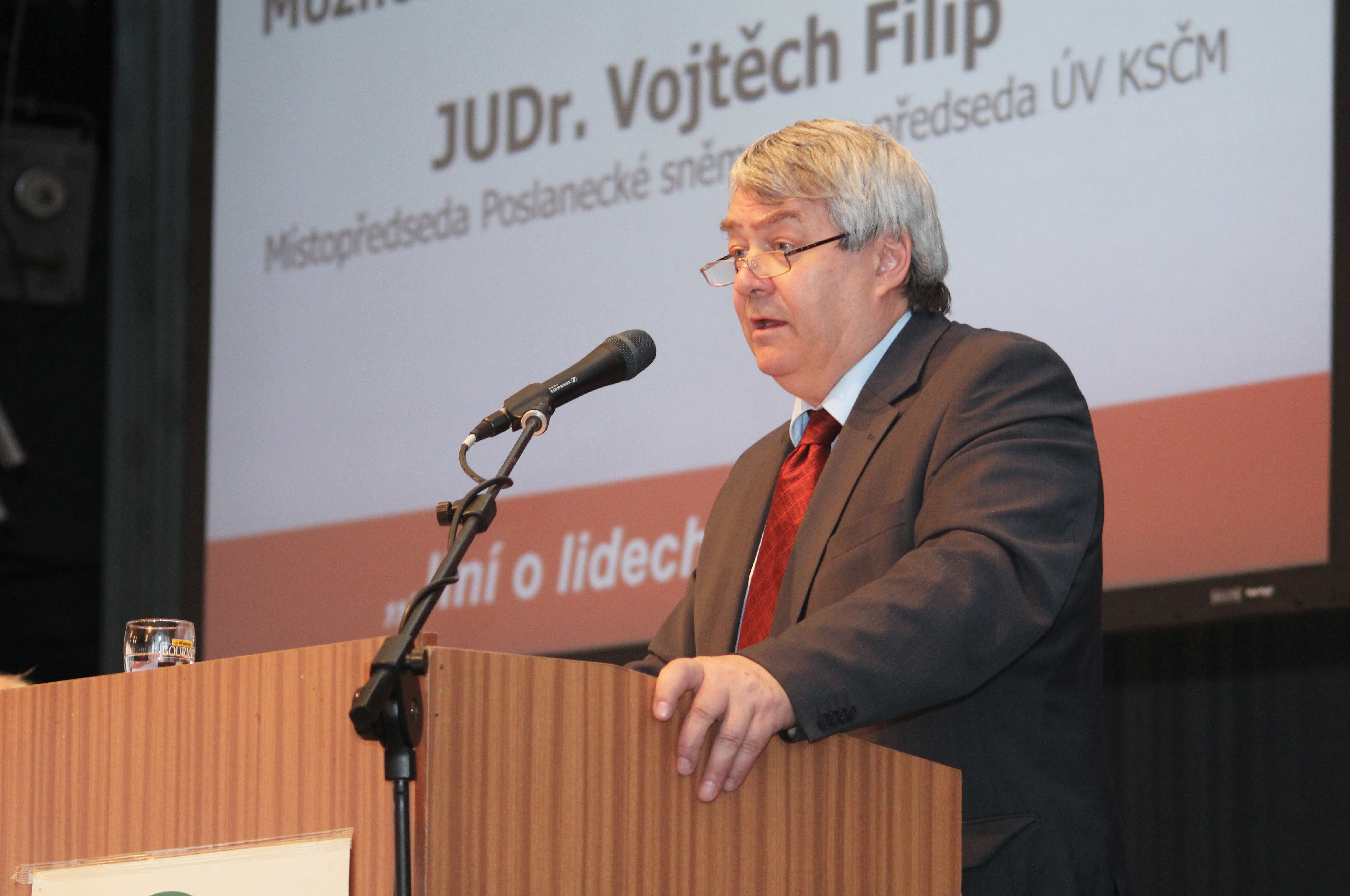 Filip (KSČM): Dnes býti hrdým je problém | ParlamentniListy.cz – politika ze všech stran - Vimarsana News