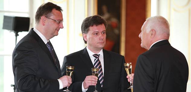 Opozice tvrdě: Kvůli Blažkovi by měla rezignovat celá vláda