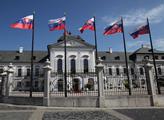 Slovensko po výtržnostech zvažuje přísnější pravidla demonstrací