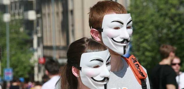 Anonymous splnili hrozby a zablokovali stránky čtyř politických stran