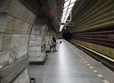 Pražské metro pocítilo v důsledku bezpečnostních o...
