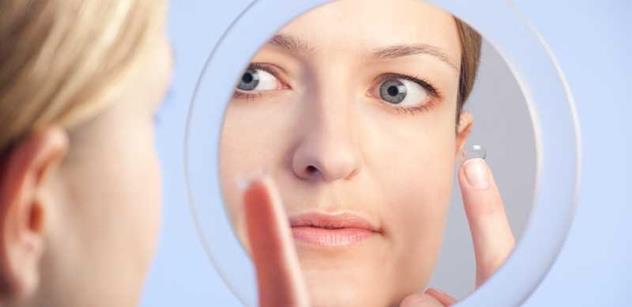 Umíte správně pečovat o své kontaktní čočky?