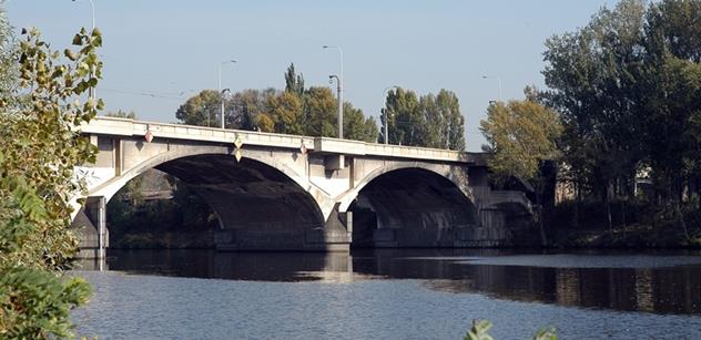 Rekonstrukce Libeňského mostu bude prý zastavena 