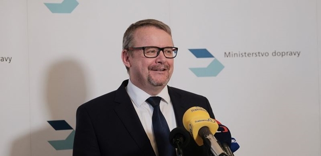 Ministr Ťok: Přidávání dalších vozů v Hradci Králové naráží na technologické limity