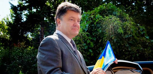 Neuhodnete, kolik Ukrajinců podle průzkumu důvěřuje Porošenkovi