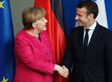 Macron dostal od Merkelové cenu, kterou má Schulz nebo Havel. Kancléřka ho nadšeně vychvalovala a kopla přitom do Trumpa