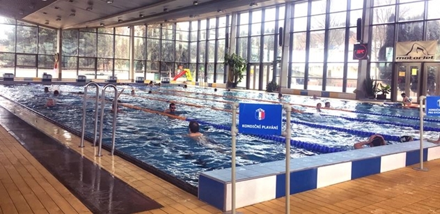 Praha 5: Levnější plavání pro seniory