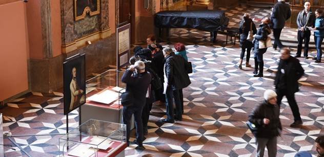 Národní knihovna: To se Marii Terezii povedlo. První den výstavy přilákal 737 návštěvníků