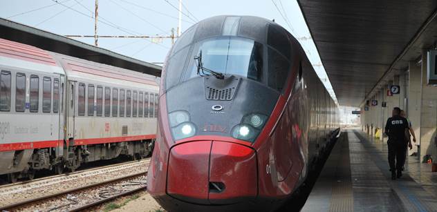 Ve vlaku u Brna se stala vražda. Mělo jít o feťáky