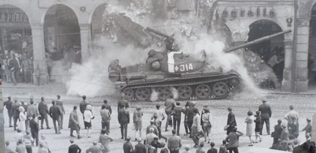 1968: Připomínky ruského zla. A pak se zeptali mladých, nastaly rozpaky