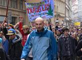 Na pět tisíc lidí pochodovalo centrem Prahy, chtěli legalizovat pěstování marihuany 