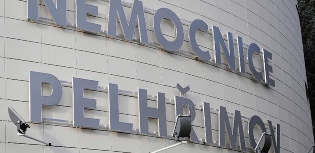 Nemocnice Pelhřimov: Pacientům slouží další moderní sanita, pořízená díky daru od města