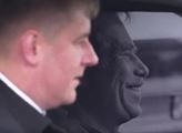 VIDEO Ministr Petříček se natočil, jak hovoří s obrázkem Václava Havla