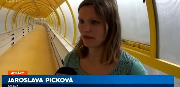 „Nesahej na mě!“ Skandální VIDEO letí Českem: Maminka v šestinedělí brečí, protože ji vyhodili ze špitálu od dítěte. Ať jde spát na chodbu. Zavolali policii, bude to mít dohru 