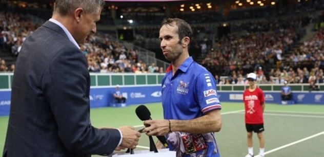 CSG věnoval Radku Štěpánkovi hodinky PRIM u příležitosti ukončení tenisové kariéry