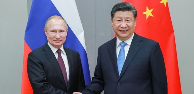 Si Ťin-pching u Putina. První výstupy. I k Ukrajině. Kyjev vše pozorně sleduje