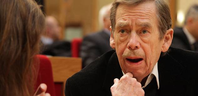 Havel na počátku sliboval zachování socialismu, připomínají dnes komunisté