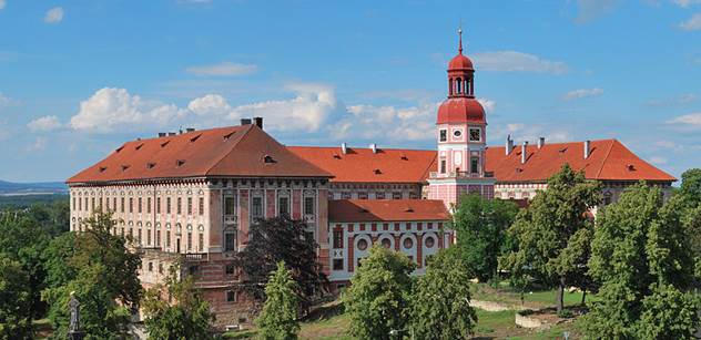Roudnice nad Labem: Údržbu zeleně převzaly zahradní služby Vykrut