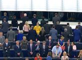 Věrnost EU jako slib Říši? Bouře: Schwarzenberg, Foldyna, Gazdík, KSČM. Nový dokument