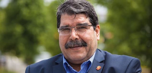 Kurdský politik Muslim byl krátce po propuštění v ČR v Berlíně, kde se zúčastnil demonstrace 