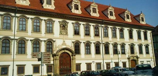 Senát otevře dveře Valdštejnského i Kolovratského paláce