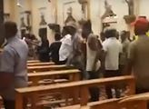 VIDEO Krvavé Velikonoce na Srí Lance: Výbuchy bomb v kostelech, desítky mrtvých