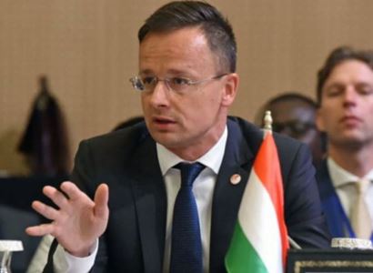 EU, Soros, peníze, férové volby. „Učili mě být k ženám slušný. Ale...“ Orbánův ministr školil moderátorku