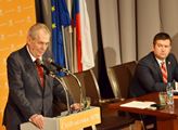 Prezident Miloš Zeman hovoří na sjezdu ČSSD, sledu...