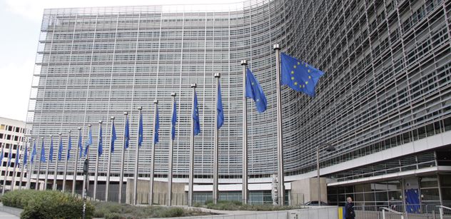 Evropská komise má plán: V krizi najedou podniky na strategickou výrobu