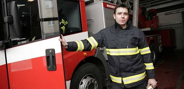 Kalousek chce zdanit hasičům tajné odměny i odchodné